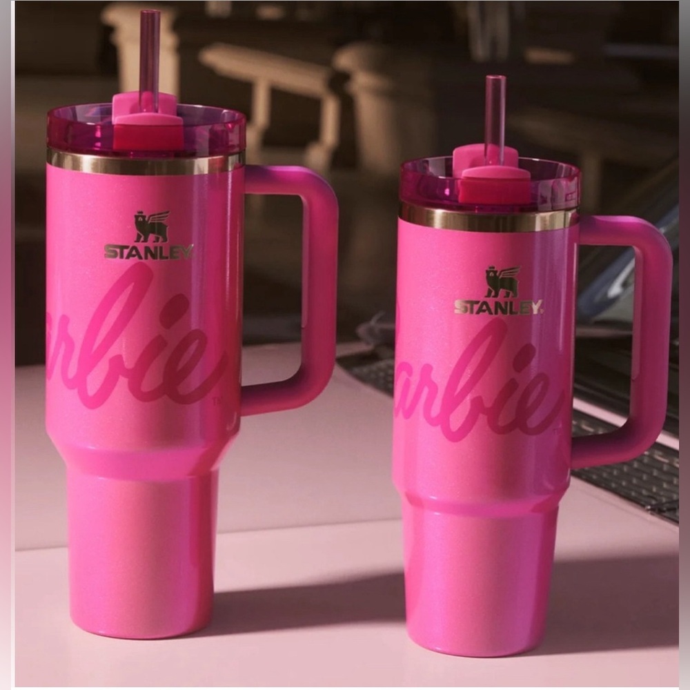 🎀STANLEY x BARBIE ICON 30OZ Quencher Limited Edition SOLD OUT ONLINE - Picture 2 of 7